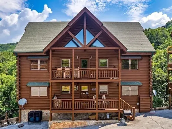 1056 Black Bear Cub Way, Pigeon Forge, TN 37862