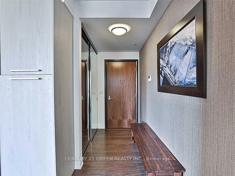 36 Park Lawn Rd #303 — Photo 2