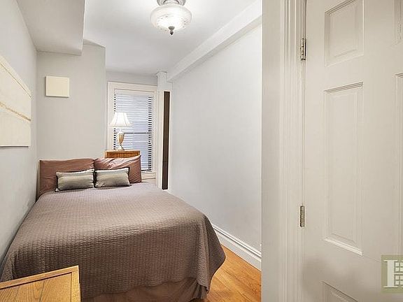 4th image of 32 W 82nd St APT 4E