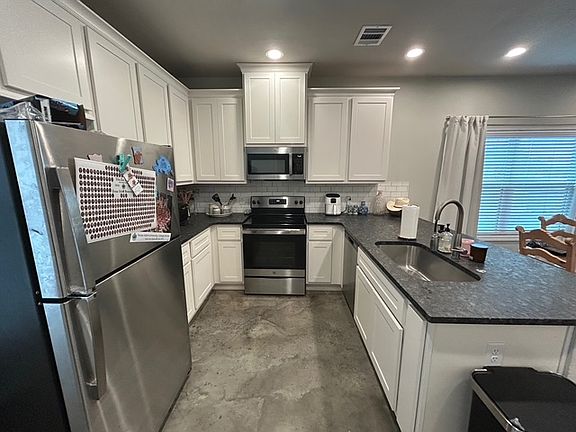 5th image of 3104 Green St