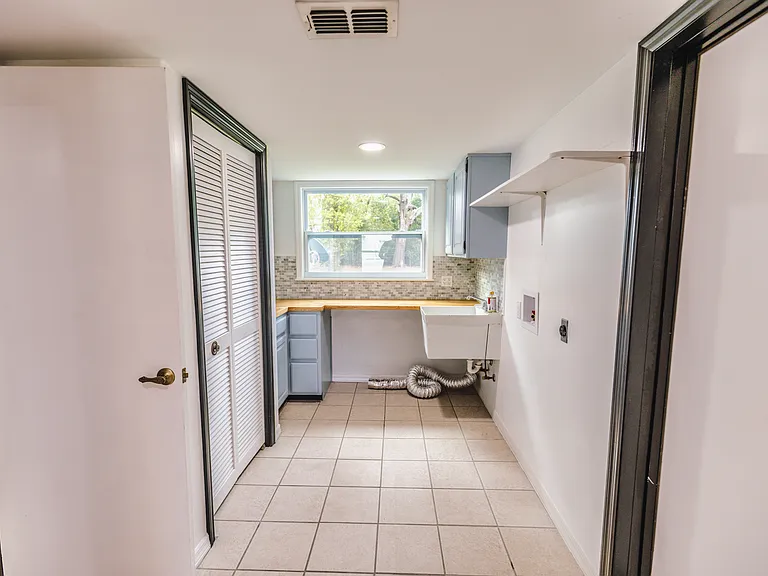 2119 Shady Oaks Dr — Photo 27