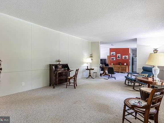 4th image of 107 Greenwood Farms Ct