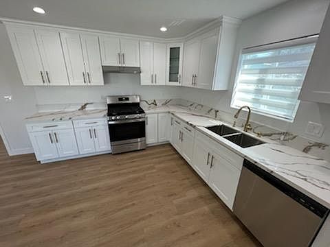 1st image of 13924 Roscoe Blvd