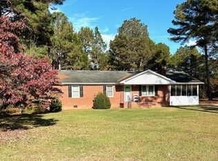 989 Garner Chapel Rd, Mount Olive, NC 28365