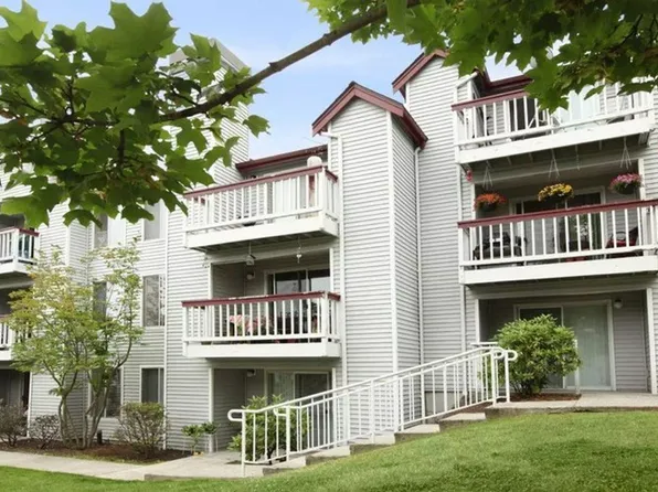 Wellington Place Apartments