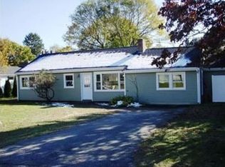 8 Melville Pl, Wayland, MA 01778