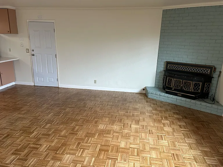 2040 Barbour Dr — Photo 6