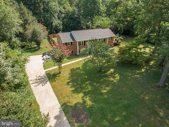 3rd image of 16467 Mountain Run Ln