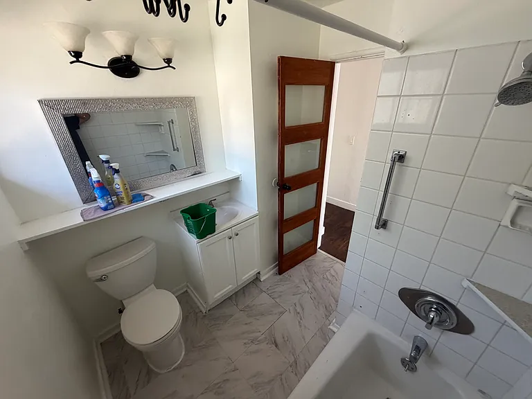 332 N Orange Ave #B — Photo 6