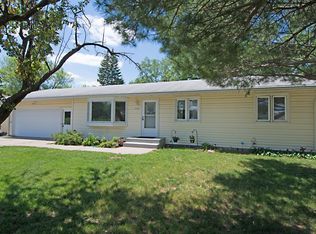 2081 Hazelwood St, Saint Paul, MN 55109
