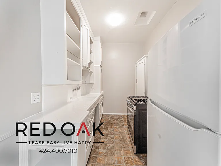 366 N Hayworth Ave #204 — Photo 14