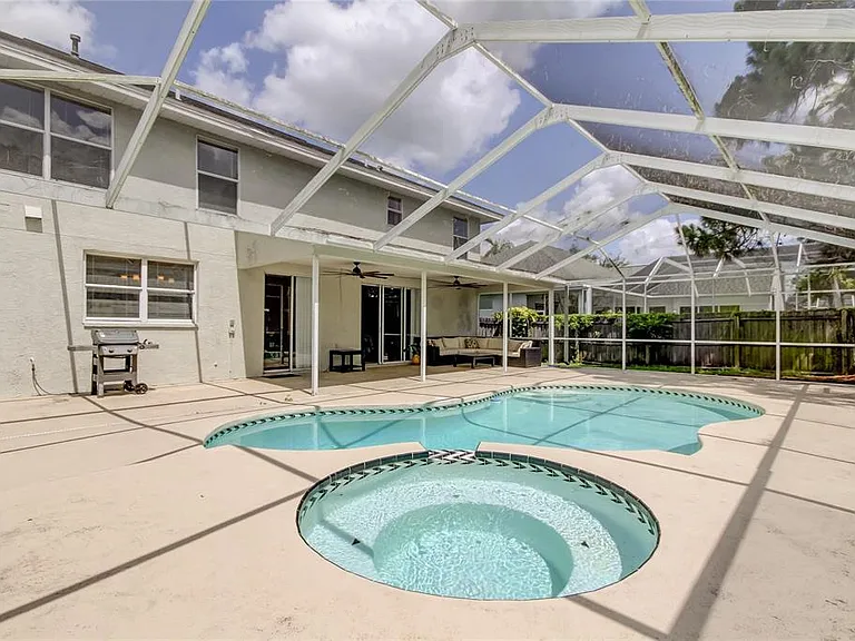 9401 Woodbay Dr — Photo 40