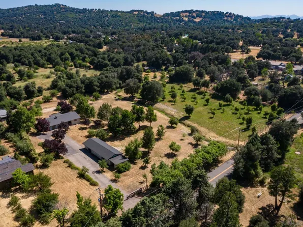 3841 Wynola Rd, Julian, CA 92036