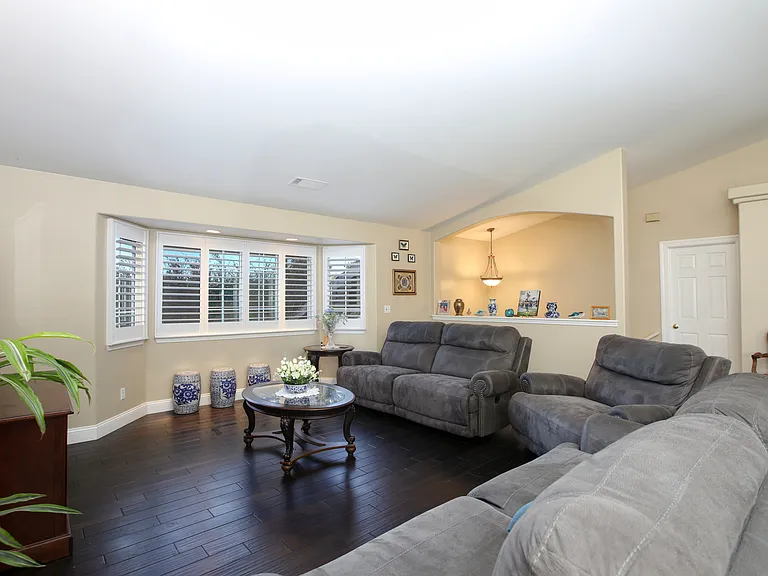 245 Hazel Ln — Photo 9