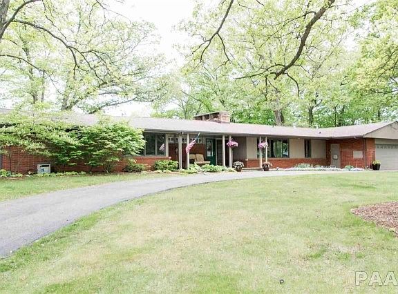 2nd image of 204 W Detweiller Dr