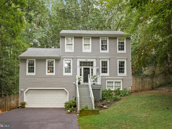 317 Cutter Cv, Stafford, VA 22554