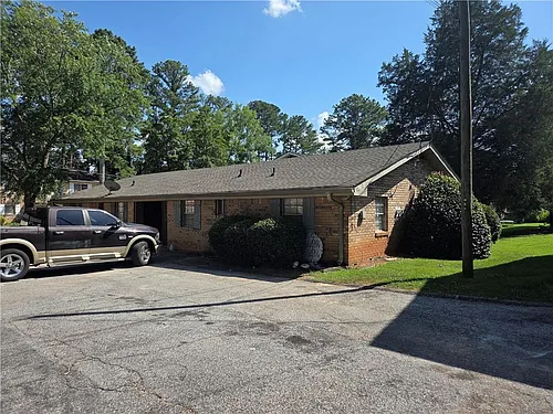 897 Six Oaks Cir #B Photo 1