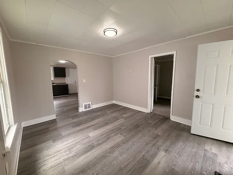 3245 Elm St — Photo 3
