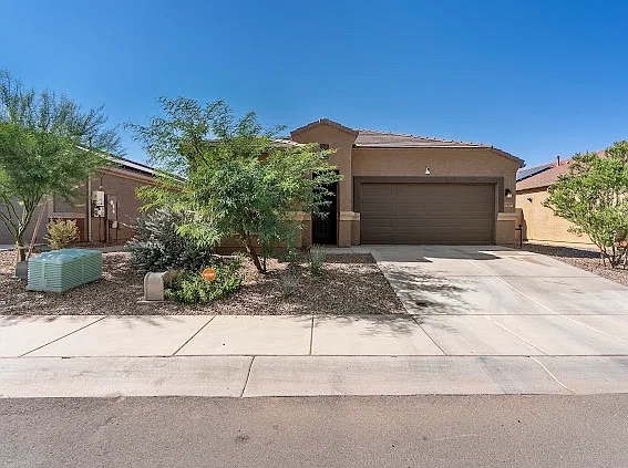 4 bed, 1701 sqft, $2,600 — Photo 2