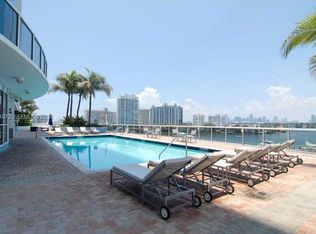 1800 Sunset Harbour Dr #811, Miami Beach, FL 33139