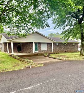 305 S Hamilton Ave, Scottsboro, AL, 35768