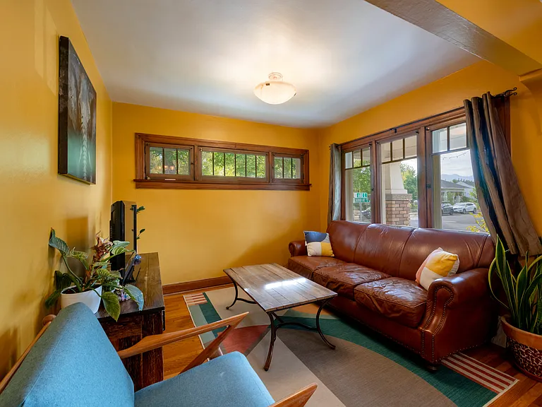 587 E Sherman Ave — Photo 6