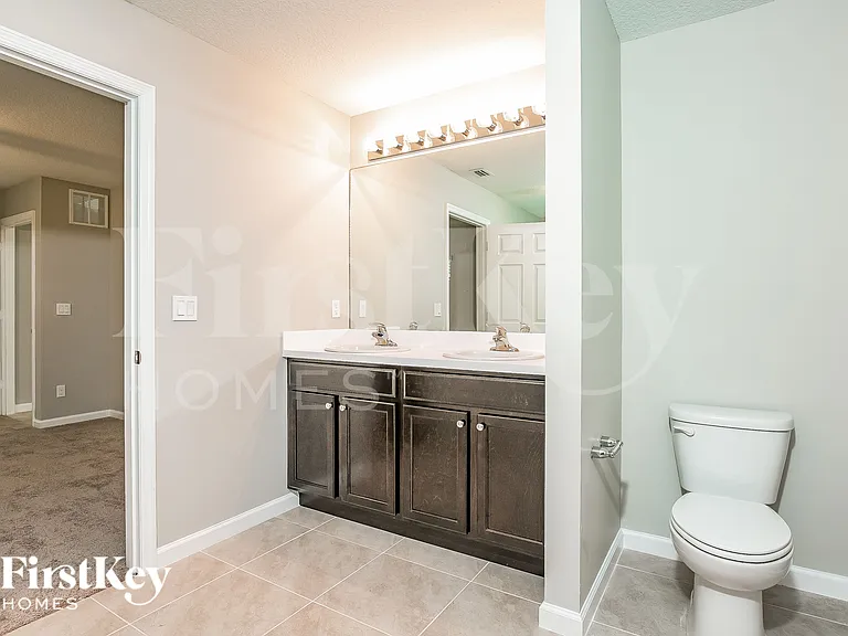 961 SW College Park Rd — Photo 8