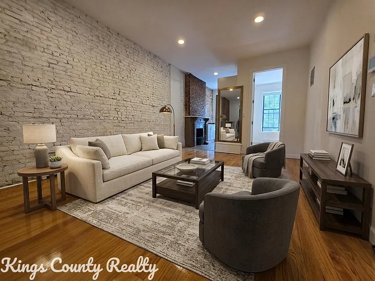 593 Madison St #2 — Photo 2
