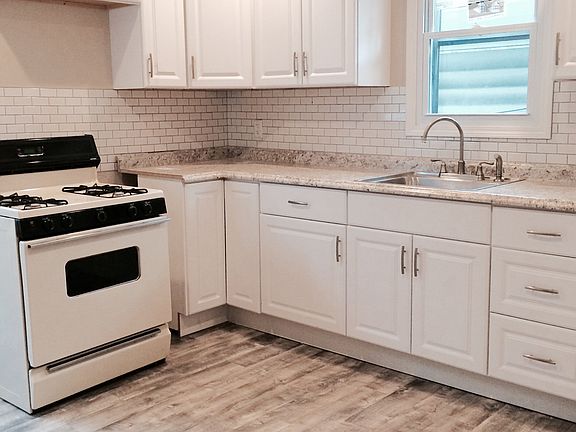 2nd image of 445 N Tioga St #B