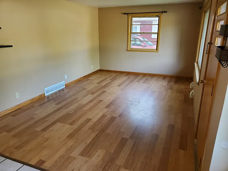 1163 Higgins Ave — Photo 21