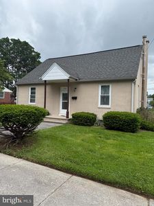 210 Division St, Hummelstown, PA, 17036