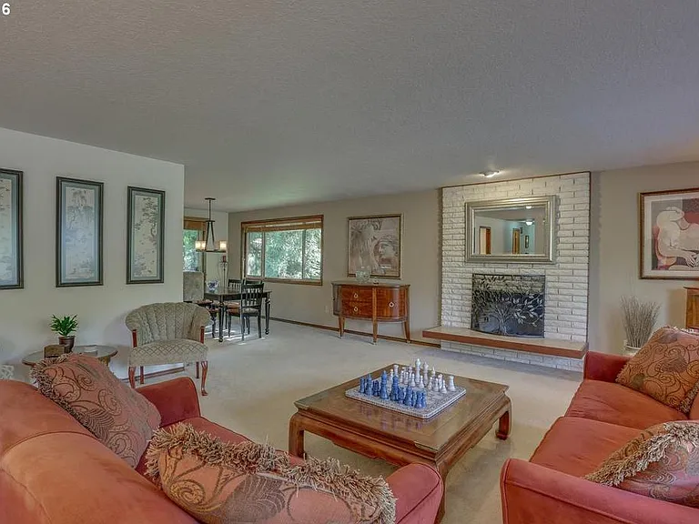 23645 NE Holladay St — Photo 3