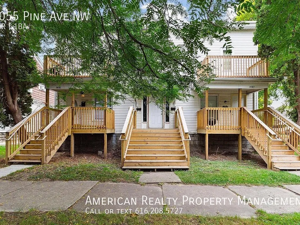 1055 Pine Ave NW