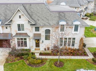 46 Willowcrest Dr, Oak Brook, IL 60523