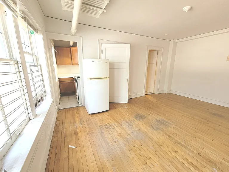 1303 Cass — Photo 38