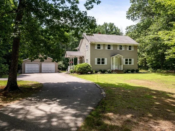 15 George Bennett Road, Lee, NH 03861
