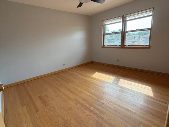 7915 W Cermak Rd APT 6, Riverside, IL 60546