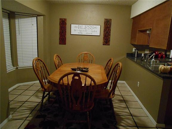 3rd image of 2709 Lake Gardens Dr
