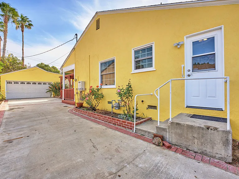 20758 Stephanie Dr — Photo 29