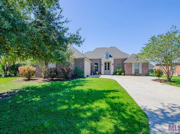 12335 Oak Alley Dr, Geismar, LA 70734