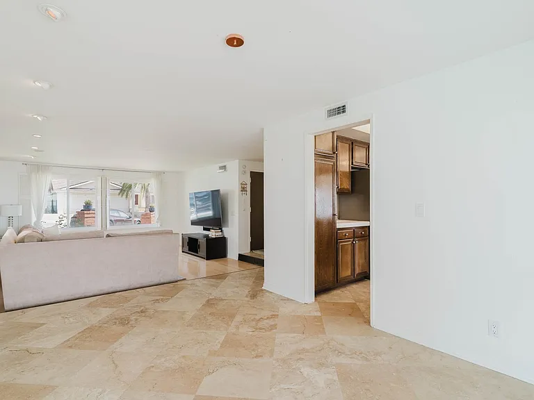 906 Whitehaven Ter — Photo 15