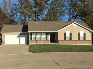 404 Parkway Dr, Troy, MO 63379