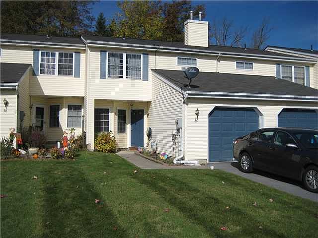 1st image of 32 Pond Hill Ln #32
