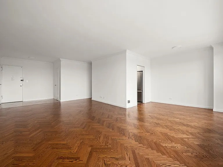 210 Central Park S #19B — Photo 6