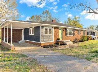 541 Glenwood Dr, Spartanburg, SC 29303
