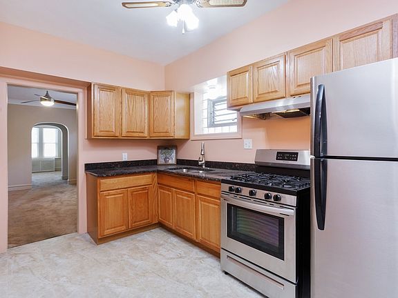 3rd image of 8118 S Blackstone Ave