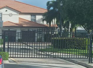 9704 Darlington Pl, Fort Lauderdale, FL 33328