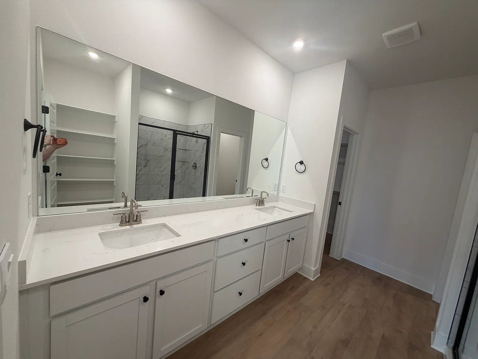 4 bed, 2450 sqft, $2,250 — Photo 4