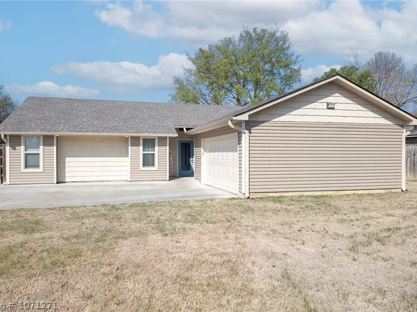 3220 S 58th St, Fort Smith, AR 72903