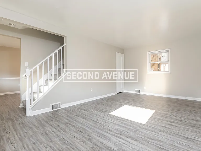 928 Kennedy Dr — Photo 4